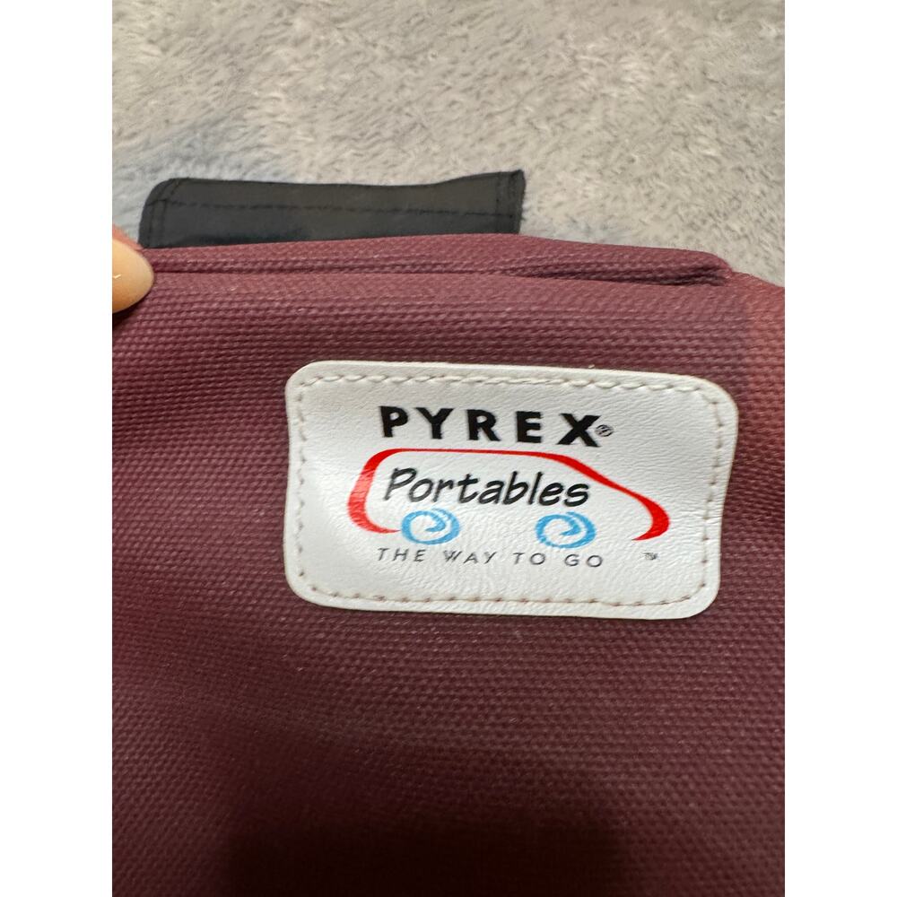 Pyrex Portables Large Casserole Carrying Bag Cold Hot Pockets 12x16" Maroon - Picture 2 of 7